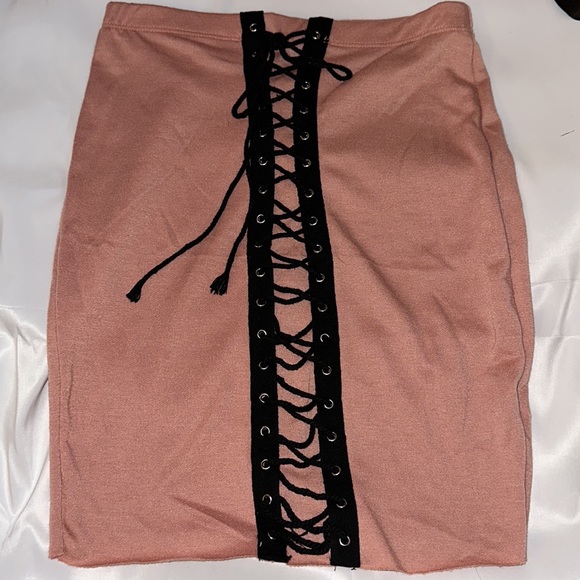 Skirt Set - Picture 2 of 4